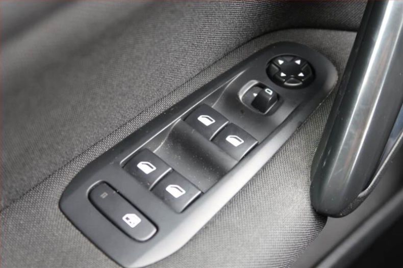 Peugeot 308 - hlavní fotka