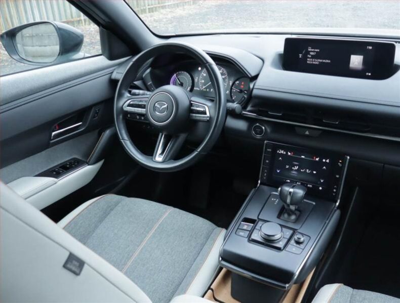 Mazda MX-30 - hlavní fotka