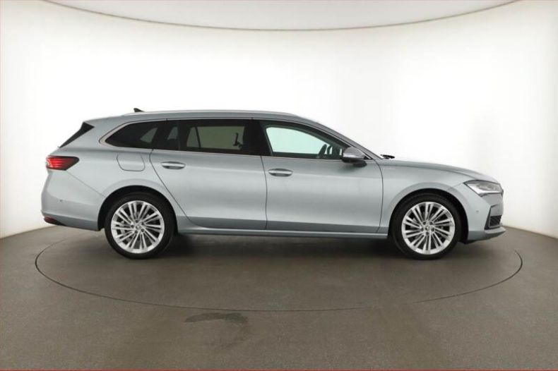 Škoda Superb - hlavní fotka
