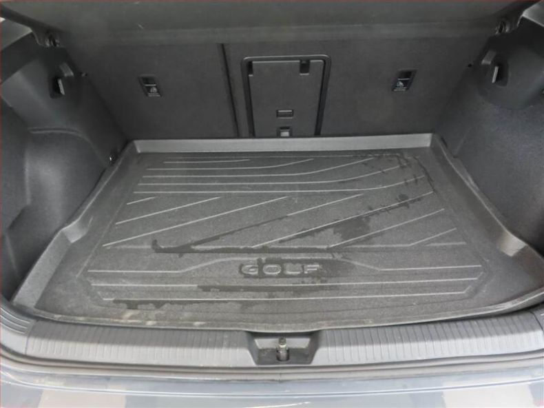 Volkswagen Golf - hlavní fotka