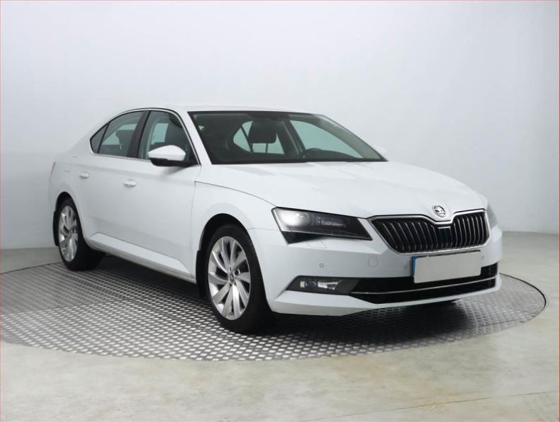 Škoda Superb - hlavní foto