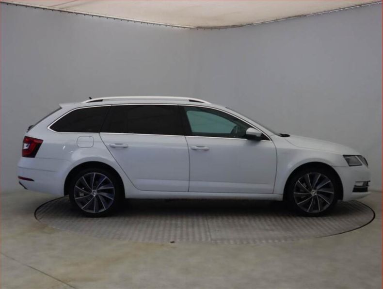 Škoda Octavia - hlavní fotka