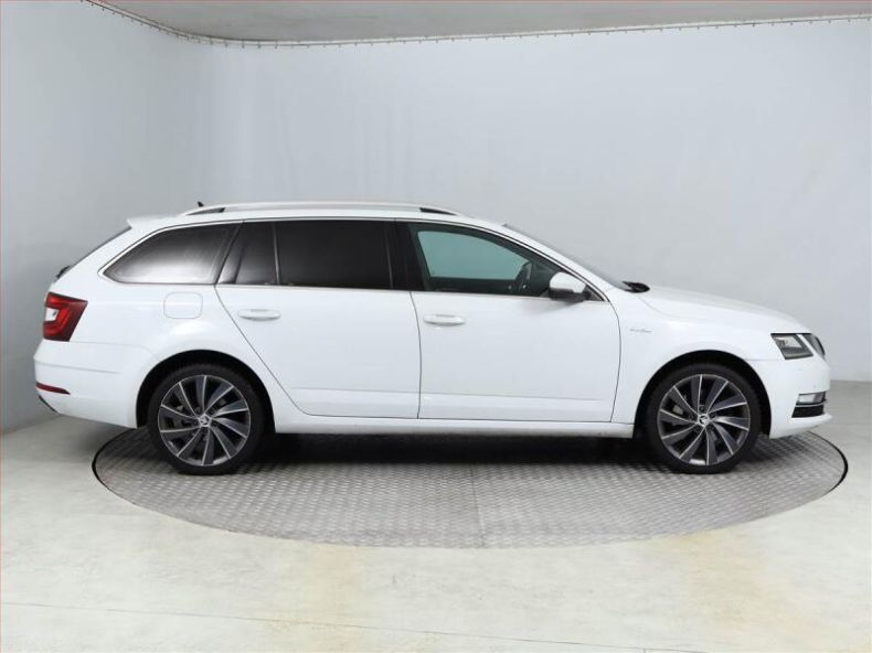 Škoda Octavia - hlavní fotka
