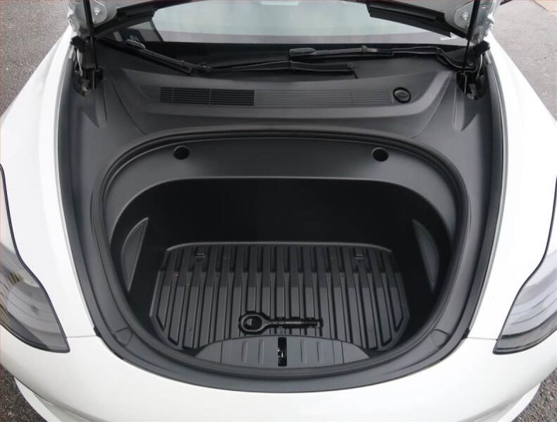 Tesla Model 3 - hlavní fotka