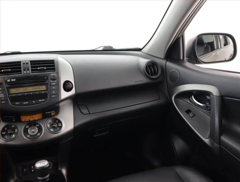 Toyota RAV 4 - hlavní fotka