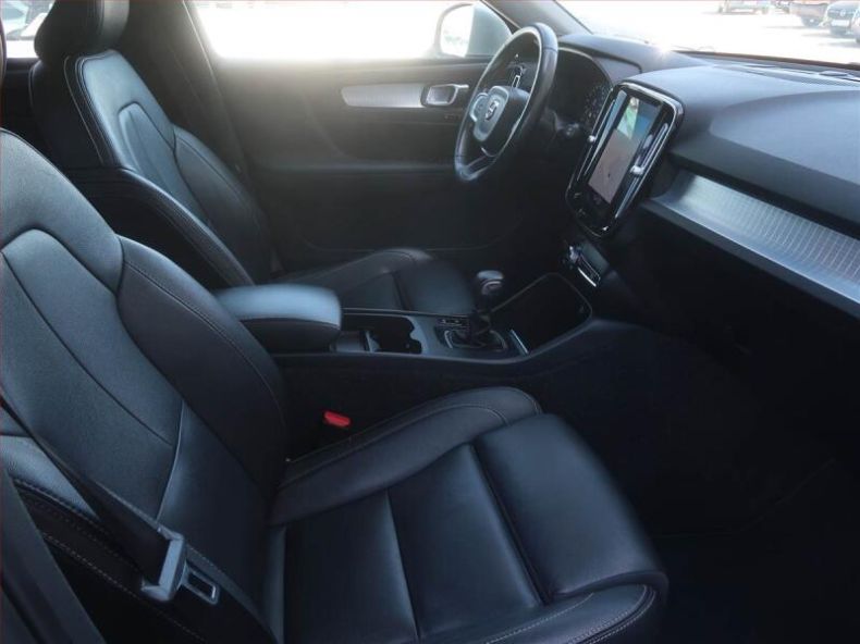 Volvo XC40 - hlavní fotka