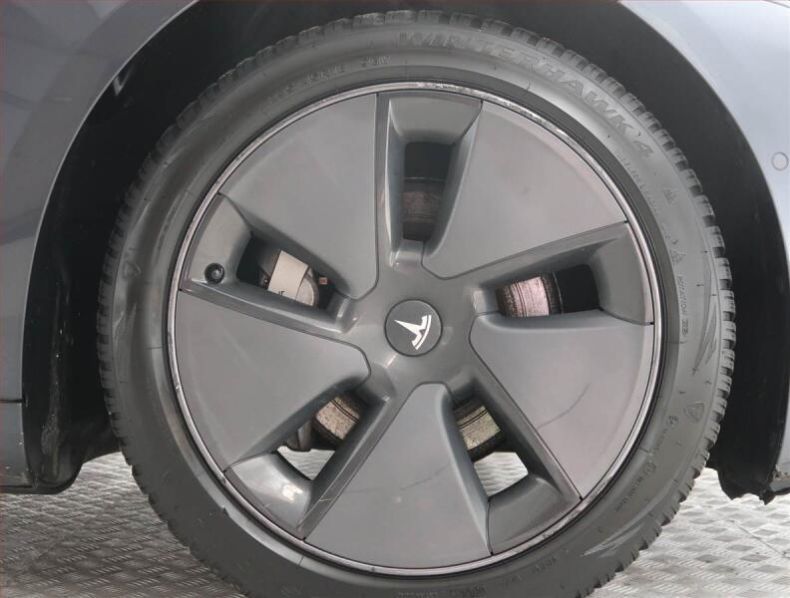 Tesla Model 3 - hlavní fotka