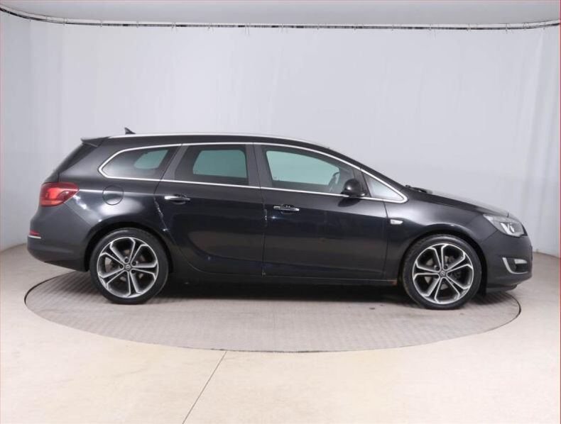 Opel Astra - hlavní fotka