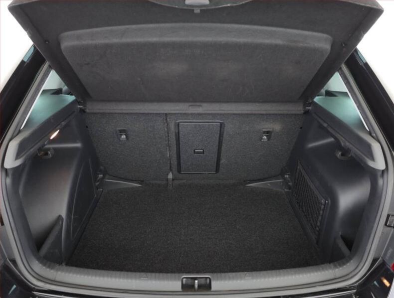 Škoda Rapid - hlavní fotka