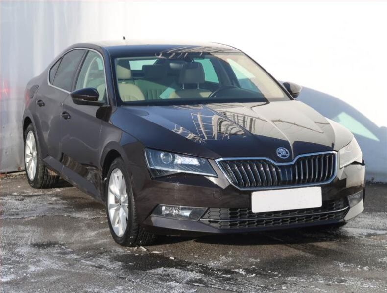 Škoda Superb - hlavní foto