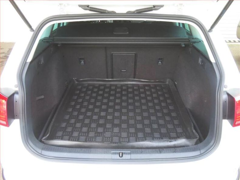 Volkswagen Golf - hlavní fotka