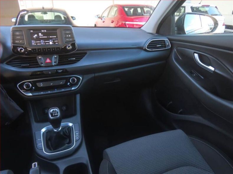 Hyundai i30 - hlavní fotka