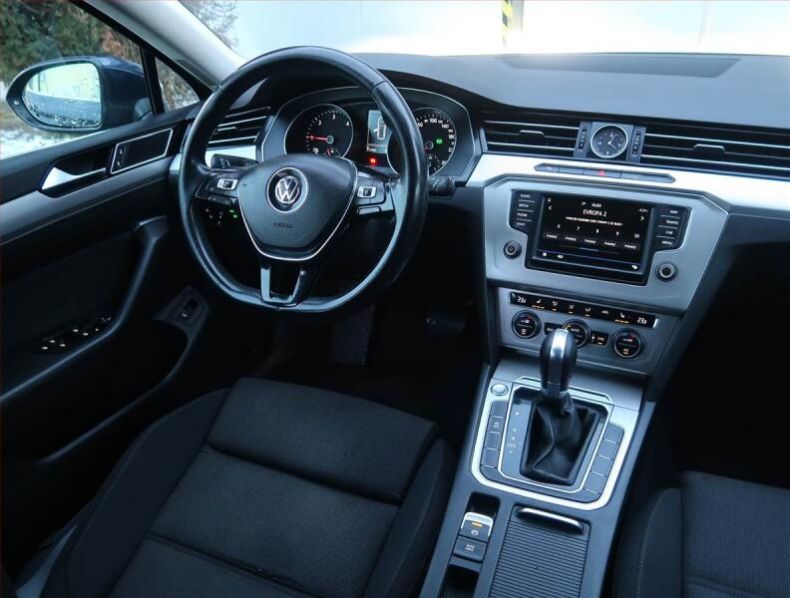 Volkswagen Passat - hlavní fotka