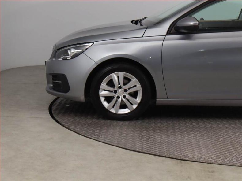 Peugeot 308 - hlavní fotka