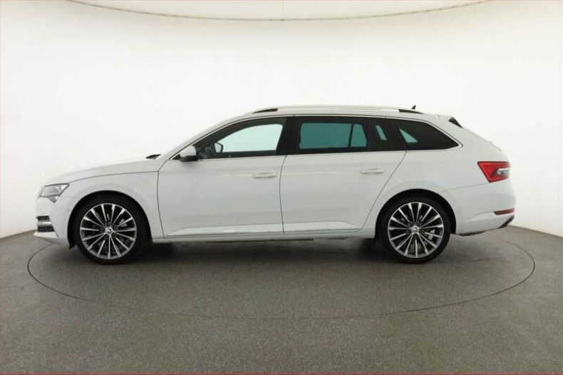 Škoda Superb - hlavní fotka