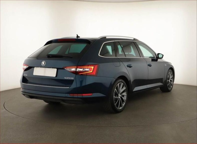 Škoda Superb - hlavní fotka