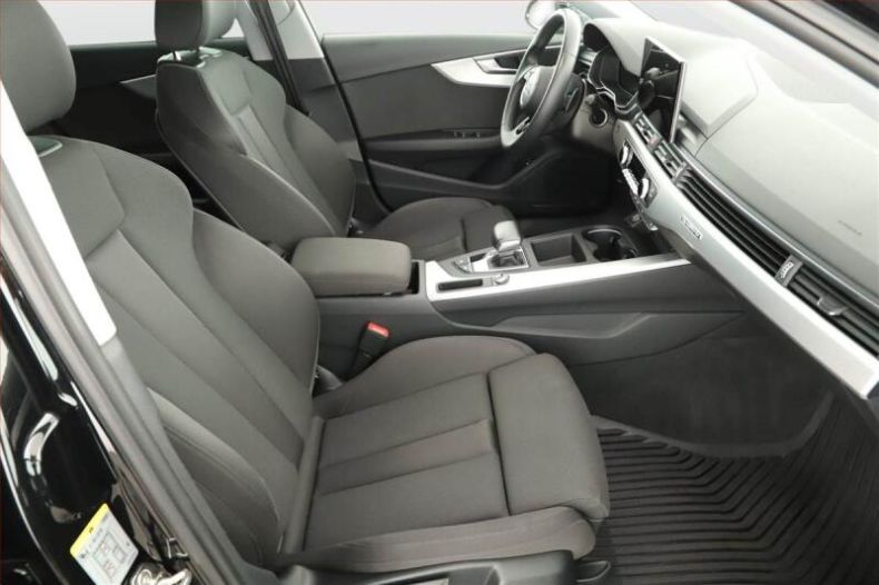 Audi A4 - hlavní fotka