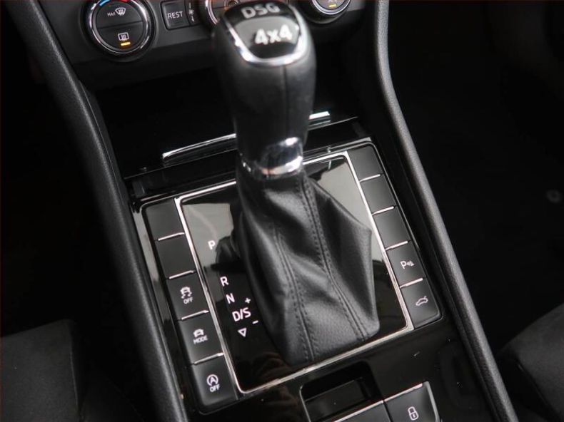 Škoda Superb - hlavní foto