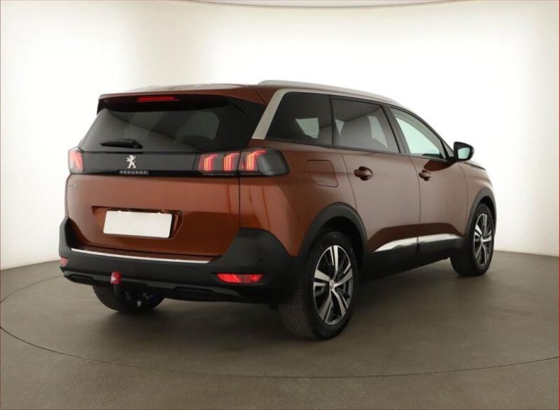 Peugeot 5008 - hlavní fotka