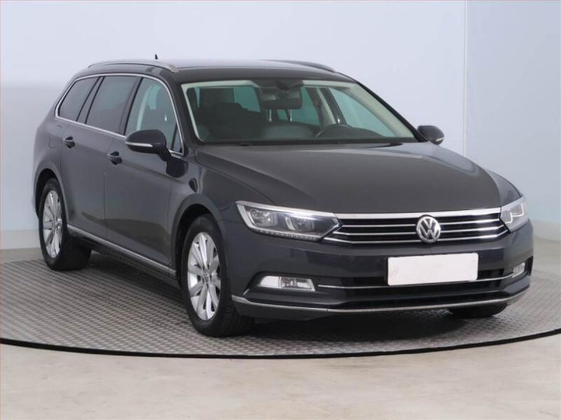 Volkswagen Passat - hlavní fotka inzerátu