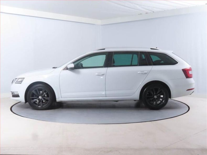 Škoda Octavia - hlavní fotka