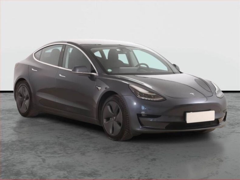 Tesla Model 3 - hlavní fotka inzerátu