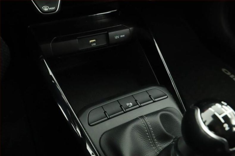 Kia Rio - hlavní fotka