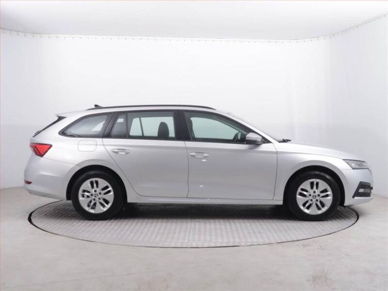 Škoda Octavia - hlavní fotka