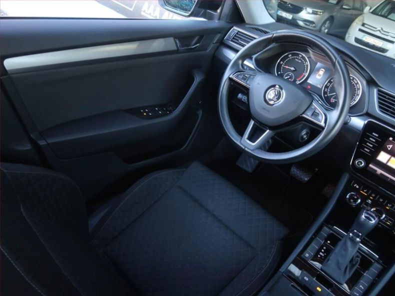 Škoda Superb - hlavní fotka