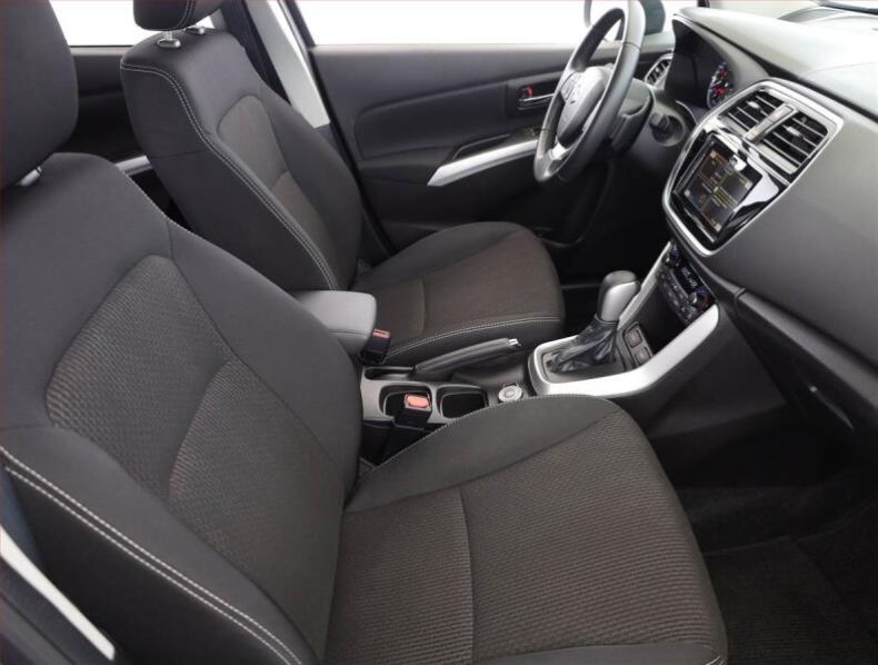 Suzuki SX4 - hlavní fotka