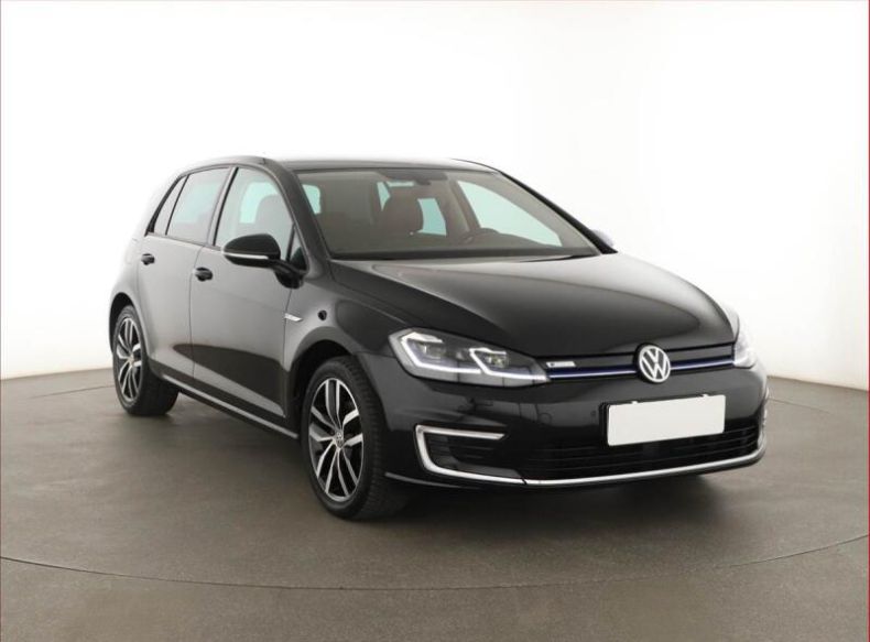 Volkswagen Golf - hlavní foto
