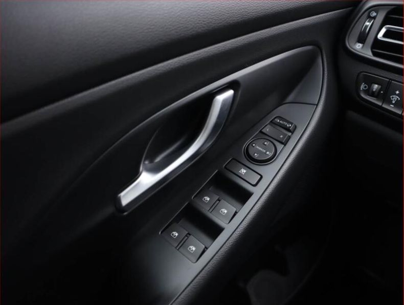 Hyundai i30 - hlavní fotka