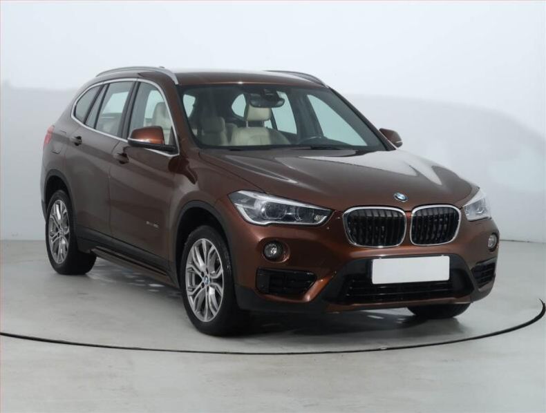 BMW X1 - hlavní foto