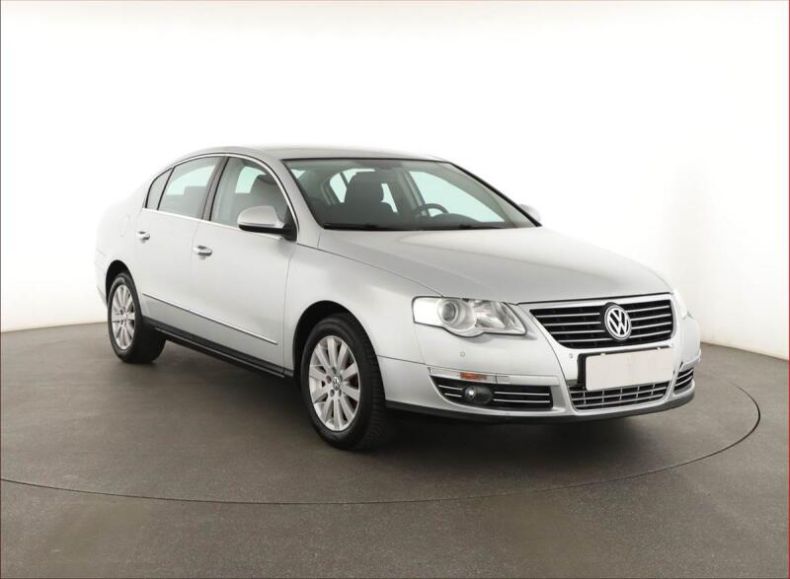 Volkswagen Passat - hlavní fotka inzerátu