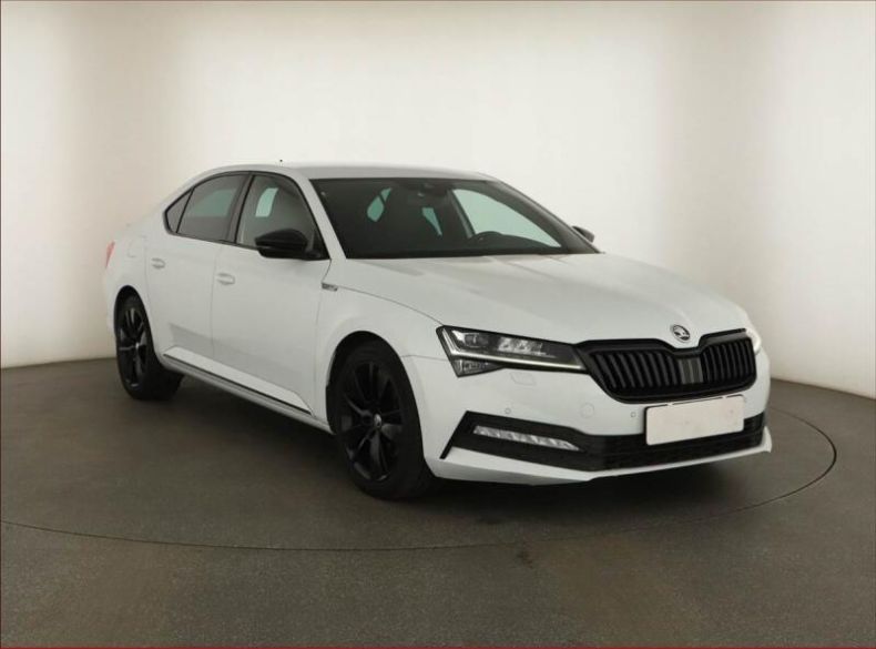 Škoda Superb - hlavní foto
