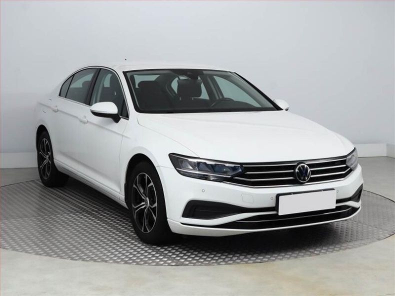Volkswagen Passat - hlavní foto