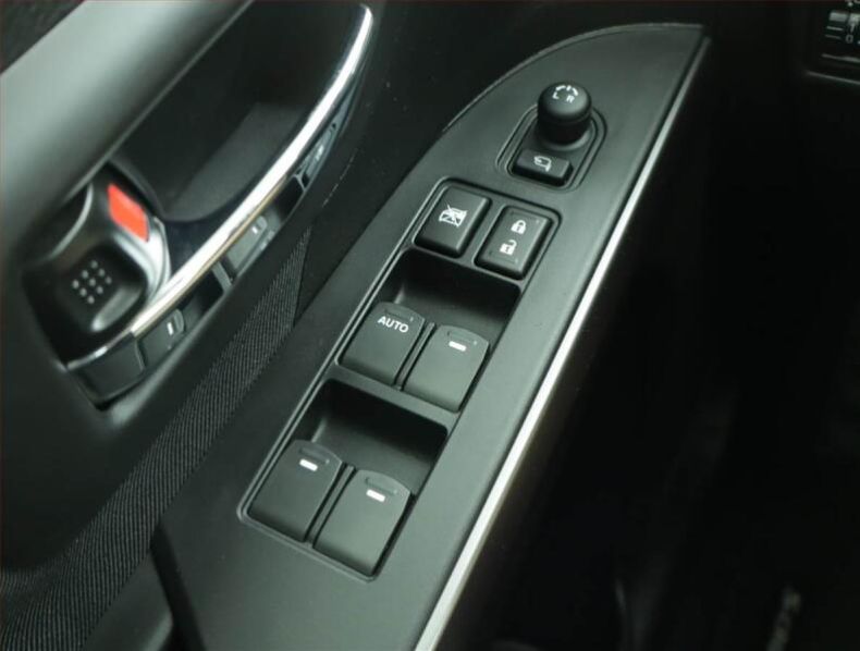 Suzuki SX4 - hlavní fotka