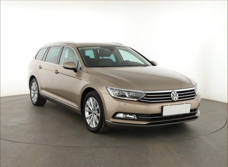 Volkswagen Passat - hlavní foto