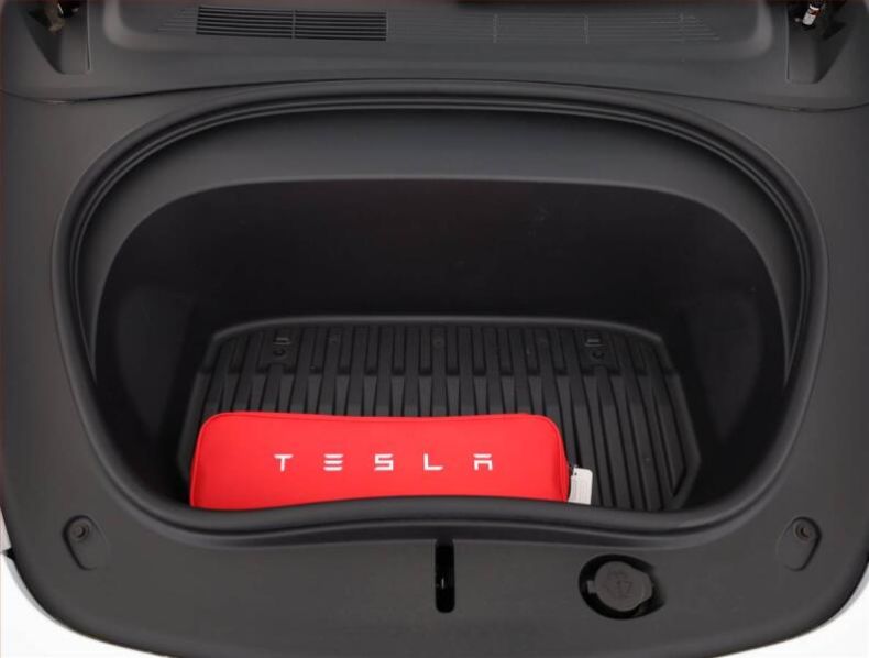 Tesla Model 3 - hlavní fotka