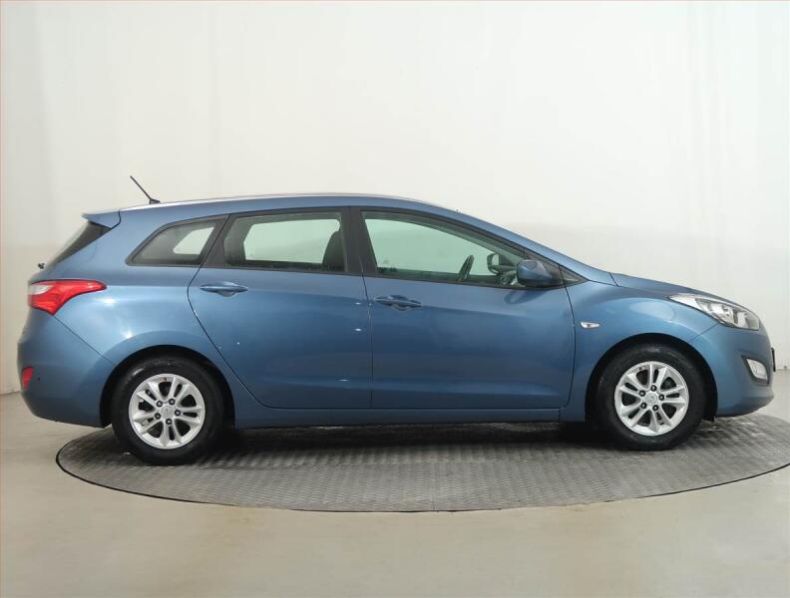 Hyundai i30 - hlavní fotka