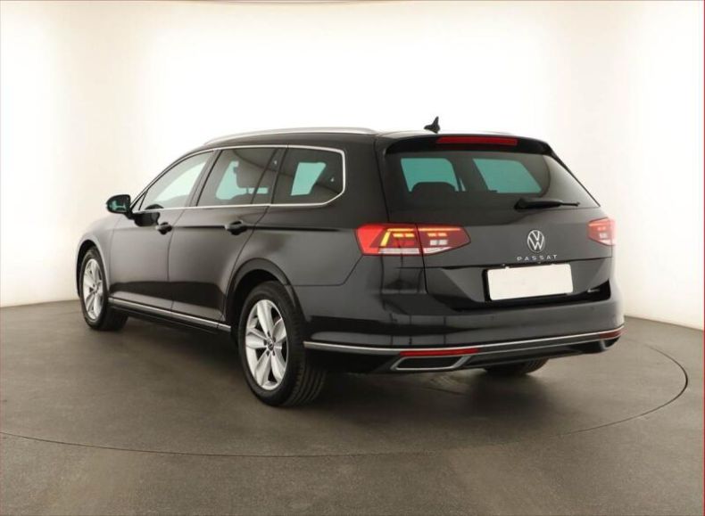 Volkswagen Passat - hlavní fotka