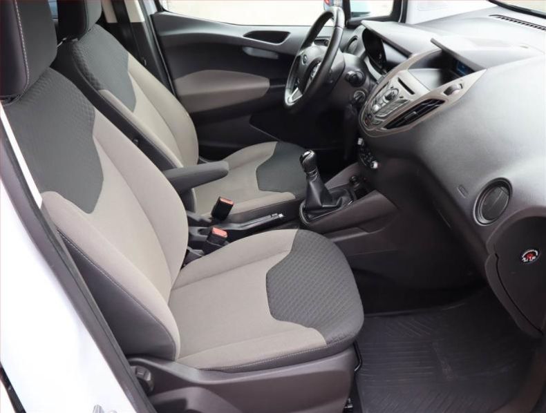 Ford Tourneo - hlavní fotka