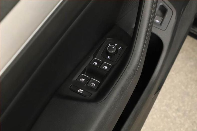 Volkswagen Passat - hlavní fotka