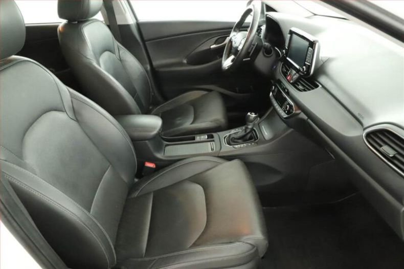 Hyundai i30 - hlavní fotka