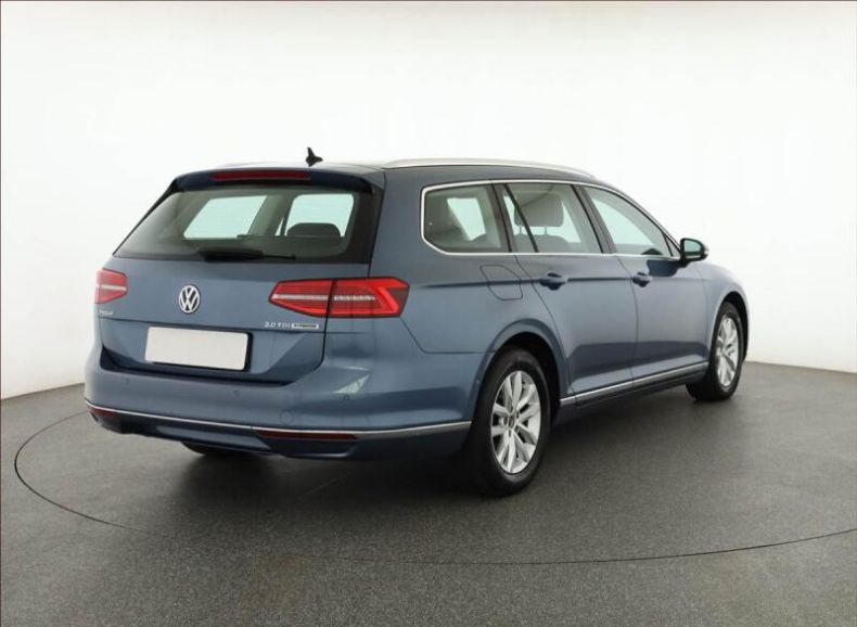 Volkswagen Passat - hlavní fotka