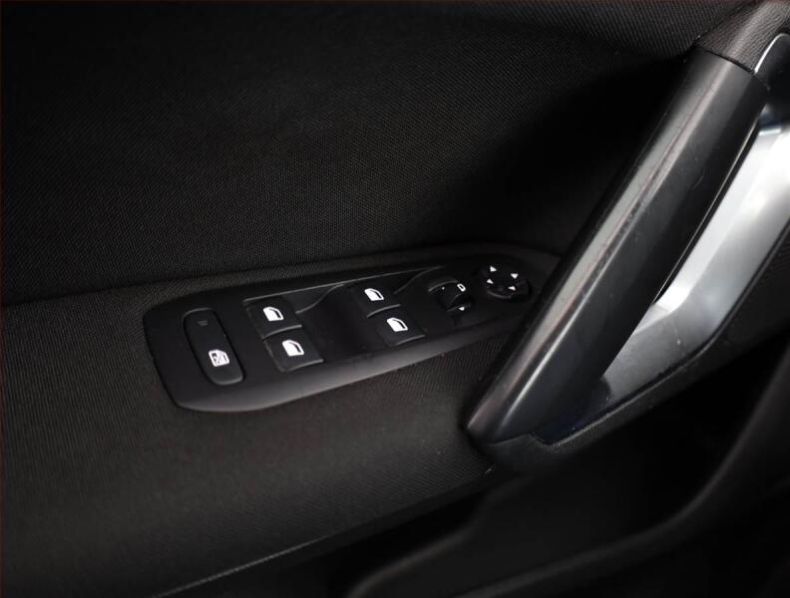 Peugeot 308 - hlavní fotka