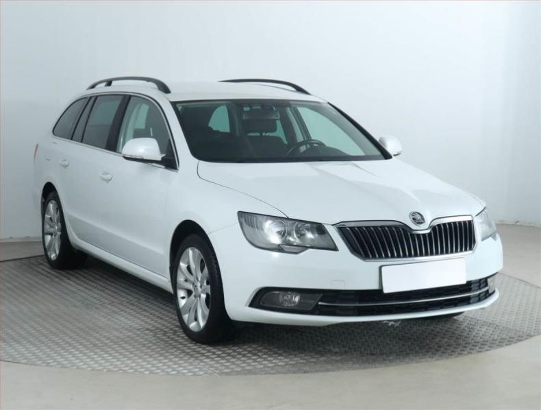 Škoda Superb - hlavní foto