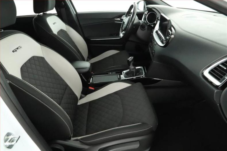 Kia Cee'd - hlavní fotka