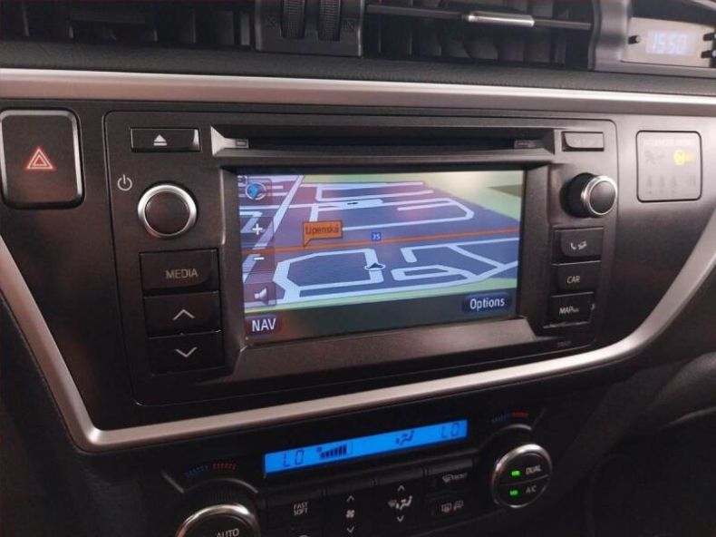 Toyota Auris - hlavní fotka