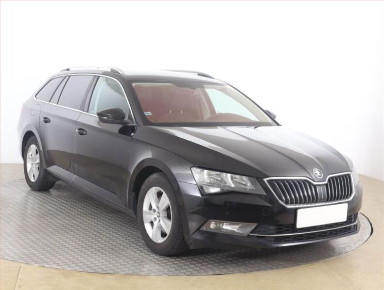 Škoda Superb - hlavní foto